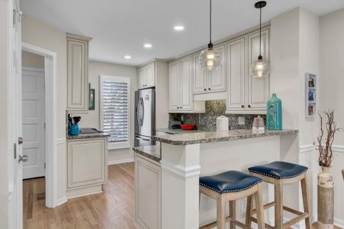 Twin Oaks Casa | Racquet Club 6 by Wild Dunes, in Resort Core