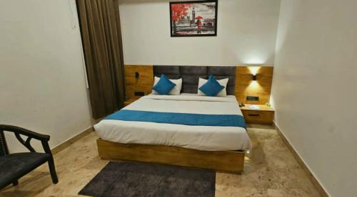 Vrindavan Hotel | Radha Bihari Nikunj Inn