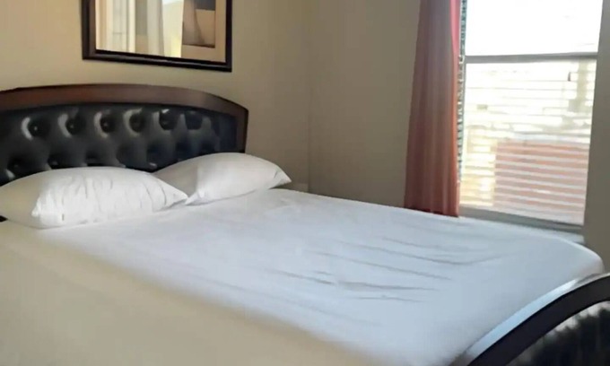 Downtown Memphis Apartamento | Radiant and Cozy