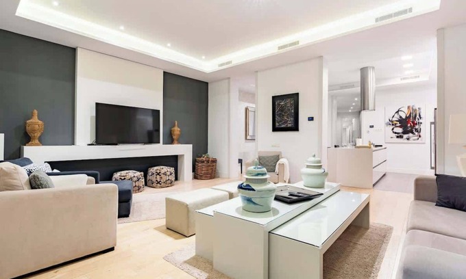 Recoletos Apartamento | Apartamento luminoso en el corazón de Madrid.