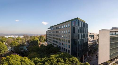 Greater Johannesburg Metropolitan Area Hotel | Radisson RED Hotel Johannesburg Rosebank