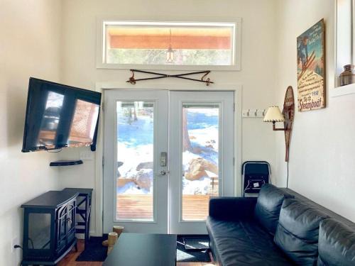 Idaho Springs Casa | Railway Cabin at Base Camp