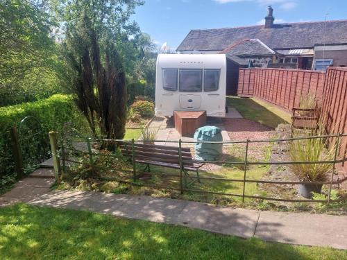 Oban Otro | Railway cottage caravan