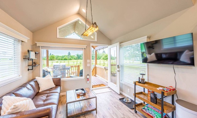 Forks Casa | Rainforest Tiny Home Retreat Industrial #26
