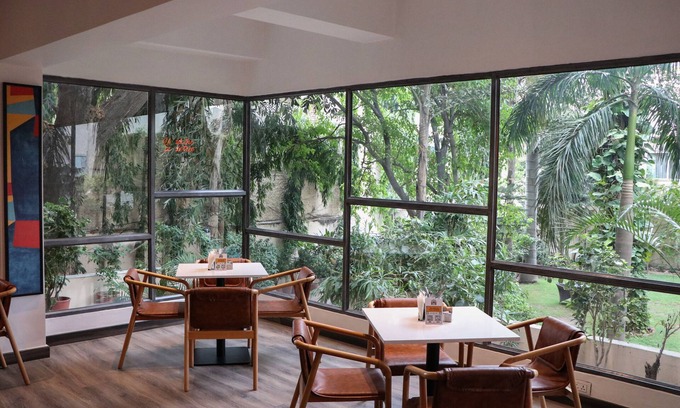 Lake Swaroop Sagar Hotel | Rajdarshan - A Lake View Hotel in Udaipur