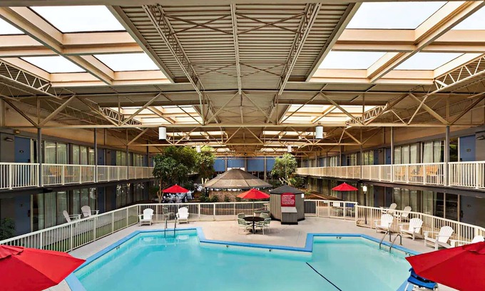 Clarion Hotel | Ramada by Wyndham Clarion