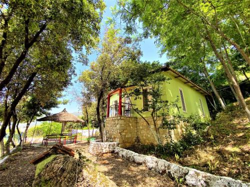 Radhime Casa | Ramo's Green Beachside Retreat - Cozy 2 Bedroom Home