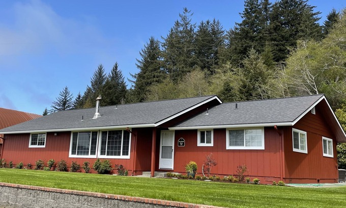 Langlois Casa | Ranch House on a cattle ranch.