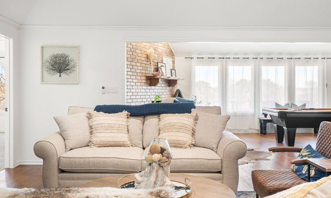 Granbury Casa | Ranch House with Private Pond and Horse Stalls