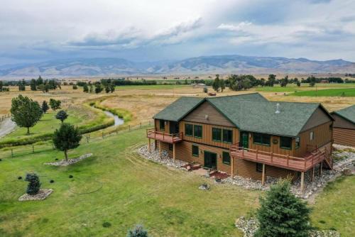 Livingston Casa | Rancho Deluxe Lodge