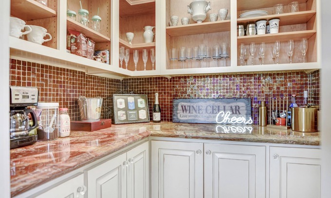 Plymouth Otro | Rancho Victoria Vineyard Cottage