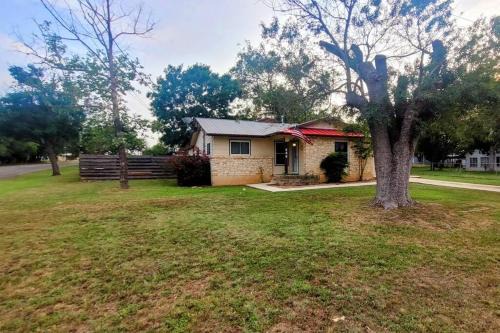 Bandera Casa | Randy's Place Beautiful 4br With Private Hot tub