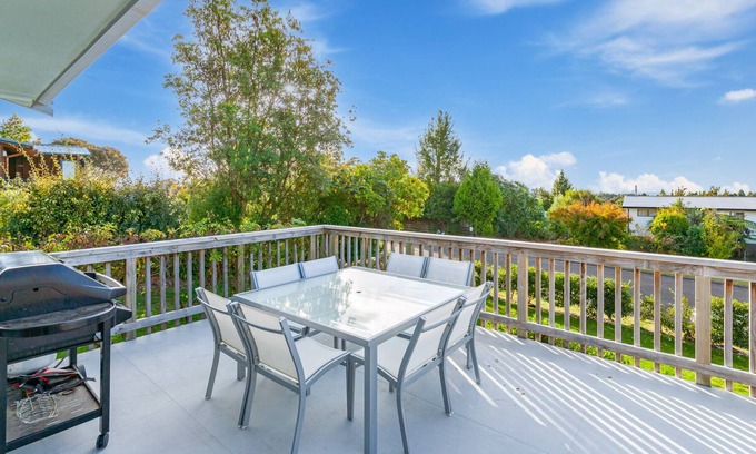 Motuoapa Casa | RANGIMOANA REST - MOTUOAPA HOLIDAY HOME, family friendly in Motuoapa