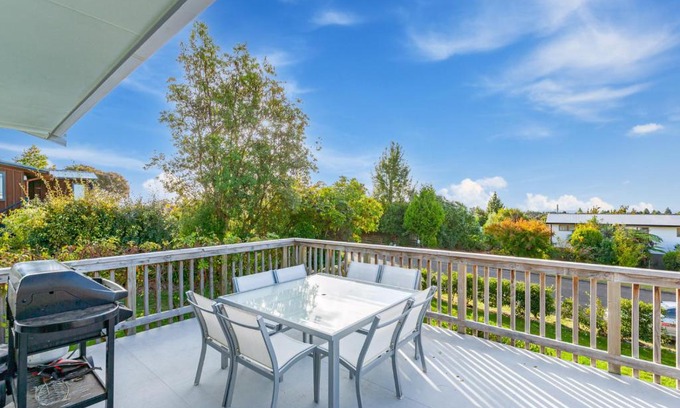 Motuoapa Casa | Rangimoana Rest - Motuoapa Holiday Home