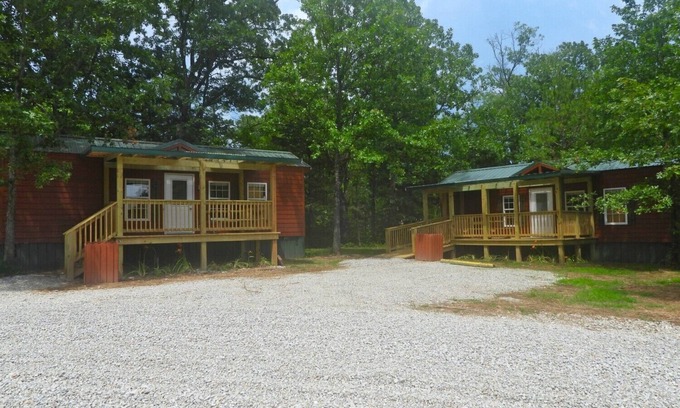 Leasburg Cabina | Ransom's Retreat Group cabin rental near Meramec River