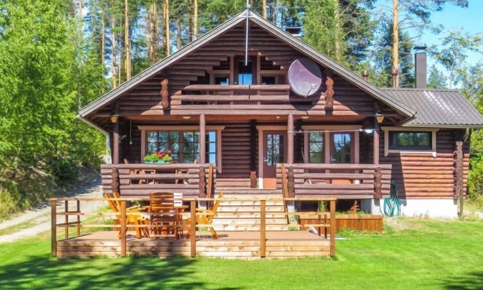 Tiainen Casa | Rantalaukka by Interhome