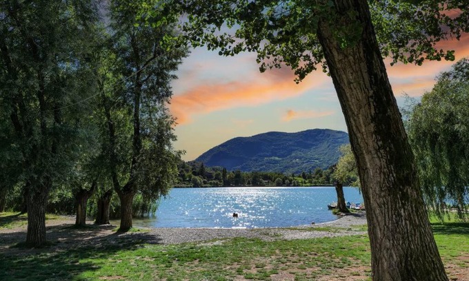 Ranzanico Apartamento | Ranzanico Trilocale Vista Lago 6 posti letto Fast Wi-Fi checkin24h