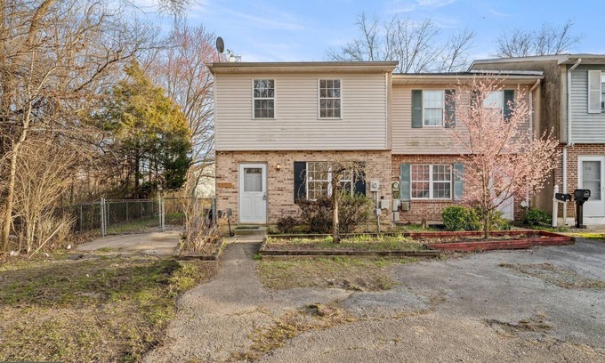 Newark Casa | Rare 1King+1Queen+4Twin Charming 3-bedroom Private townhome at Newark, DE