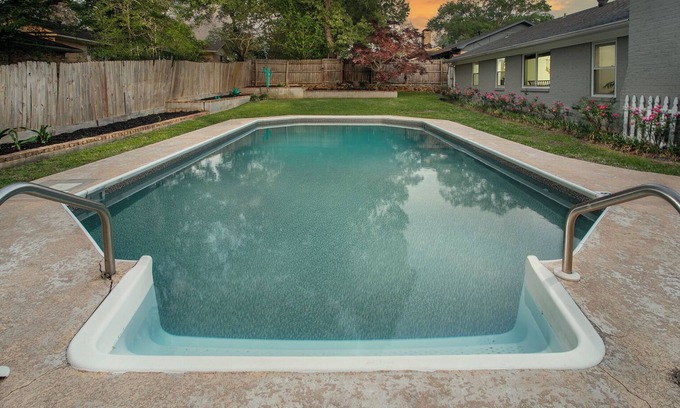 Tyler Casa | Rare~Boho~OutdoorOasis~Pool~Firepit~Grill~Kingbed~
