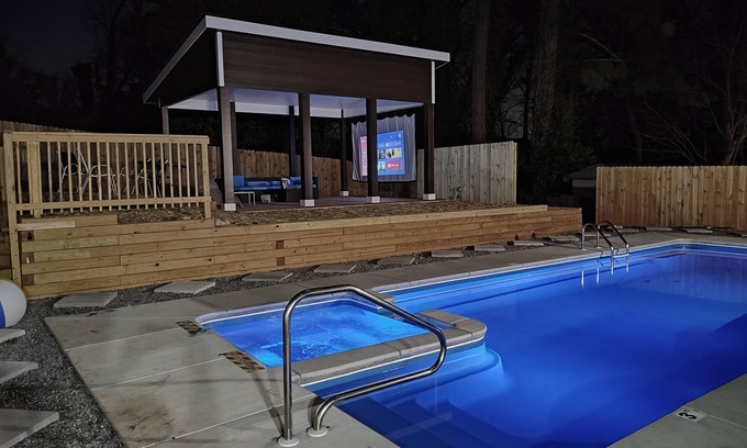 Atlanta Casa | RARE FIND - 2 Houses w/Shared Pool Near the City Center