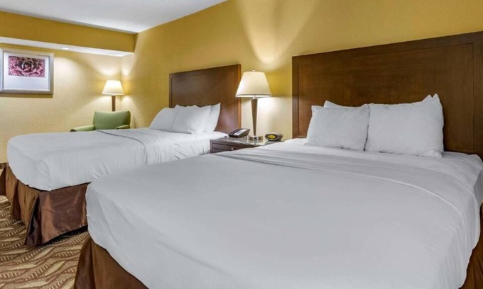 Roswell Casa | Rare Find! 4 Relaxing Units, Free Breakfast, Free Parking, Pet-friendly Property