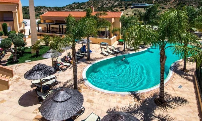 Praia da Luz Hotel | Rare Find! Comfortable 1BR Unit Close to Luz Beach! Full Kitchen, Swimming Pools