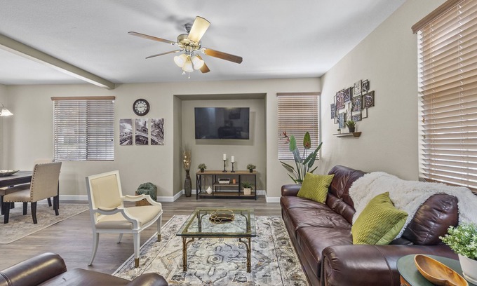 Summerlin Condominio | RARE GATED Summerlin Luxury Tuscan 2 Bed / 2 Bath Condo