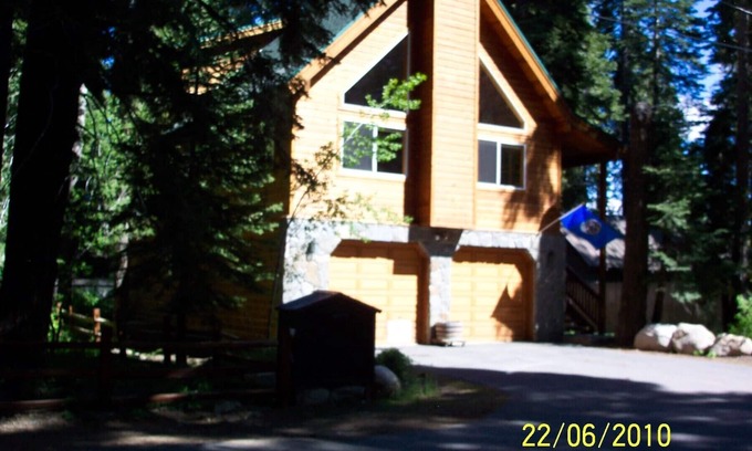 Tahoe Pines Chalet De Esquí | ¡'Eagles Nest' tiene gusto de la nueva ubicación de Lakeside! Duerme 8