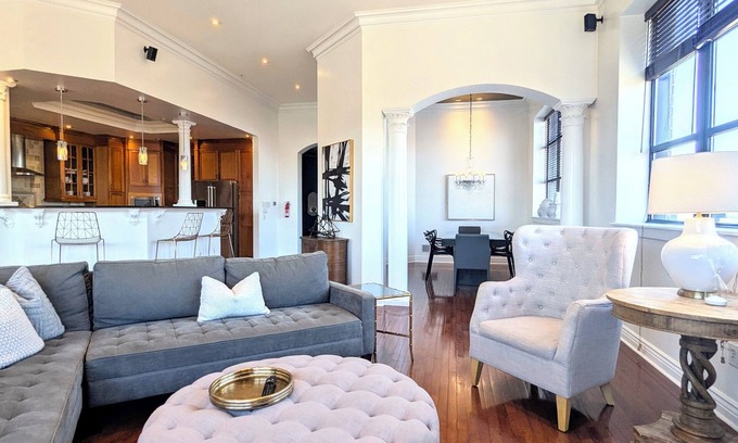 Central Business District Condominio | Rare Last-Minute Stay - Spacious 3BR Penthouse + Private Parking