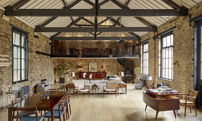 Barbican Apartamento | Rare, Luxurious Home in Private Courtyard