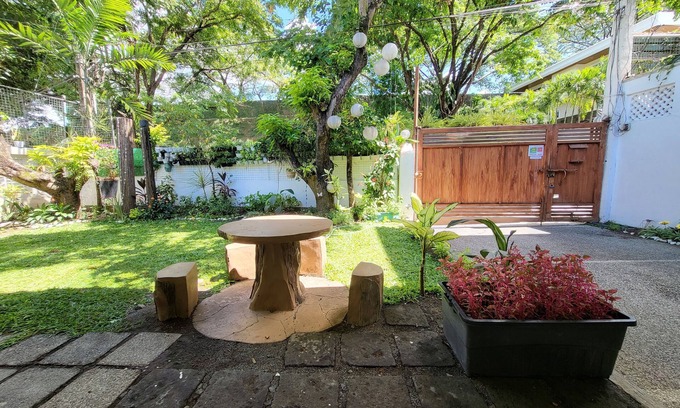 Matandang Balara Casa | [Rare Opportunity] 4BR Guest House w/ parking Near the Mall