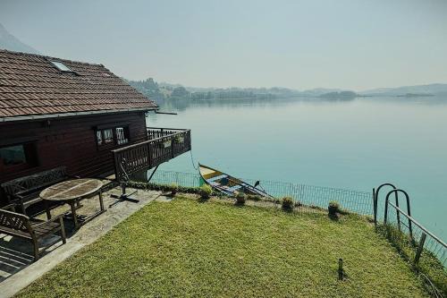 Aiguebelette-le-Lac Chalet De Esquí | Rare petit chalet sur le lac barque à rames clim