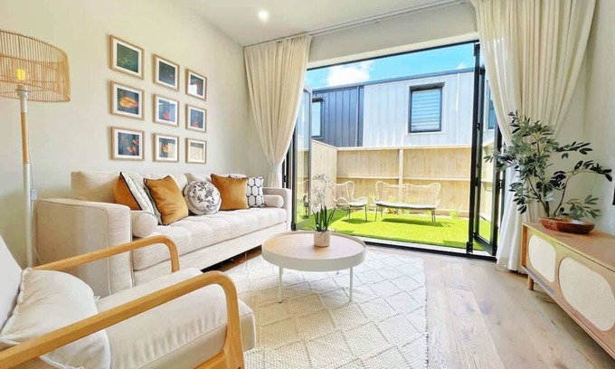 Grey Lynn Condominio | Rare Retreat Stylish 2BR Townhouse vs AC & Parking