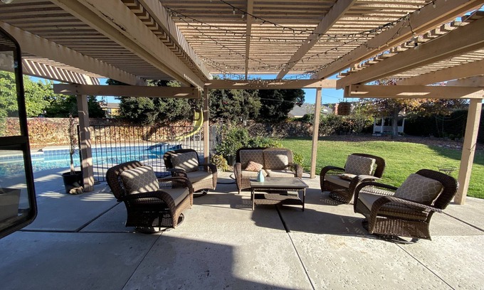Fountain Valley Casa | Rare to find house of 5 BR and 4 Bath with big backyard in Fountain Valley.