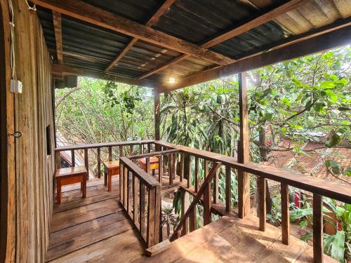 Ban Lung Casa | Ratanakiri Homestay & Jungle Trek