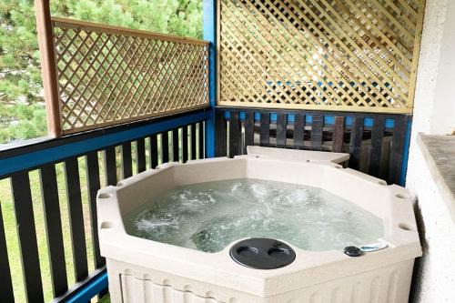 Ballycastle Apartamento | Rathlin Apartment - 2 Bedroom with Hot Tub