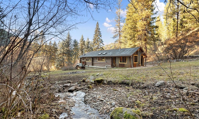 Missoula Casa | Rattlesnake Wilderness Cabin