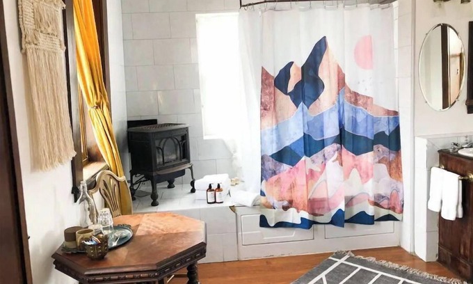 Fort Bragg Apartamento | Raven Room - Historic Weller House Water Tower