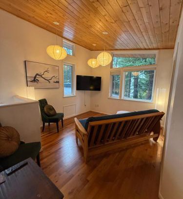 Jacoby Creek Apartamento | Ravens Nest Tranquil Forest Suite 5 min to Downtown Arcata with Stunning Redwood Views