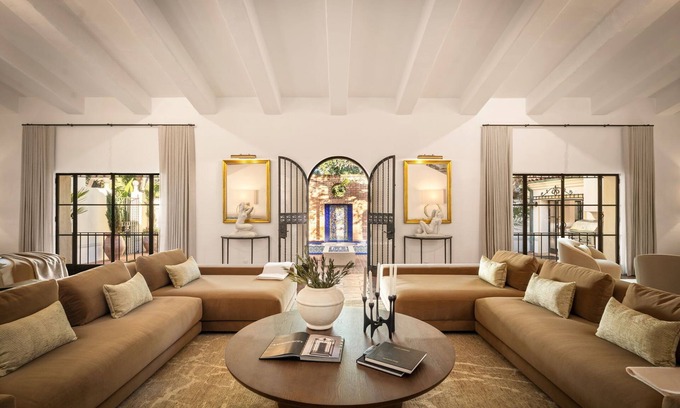 Montecito Villa | Ravenscroft Historic Estate - Raro - Histórico y Mágico