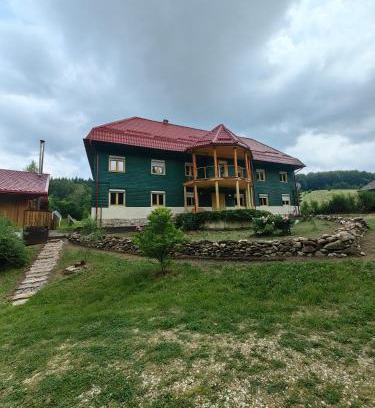 Tarlungeni Cabina | Raw Nature Cabin