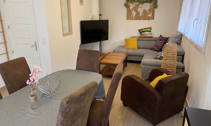 Toulon Apartamento | RD Jardin, green setting, residential area, near town center and beaches