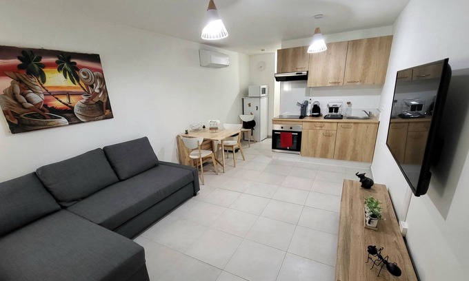 Loupian Apartamento | Apartamento en planta baja en el corazón del pueblo medieval