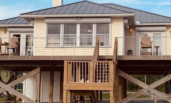 Port St. Joe Casa | Reel Em Inn Bay Front House With boat ramp