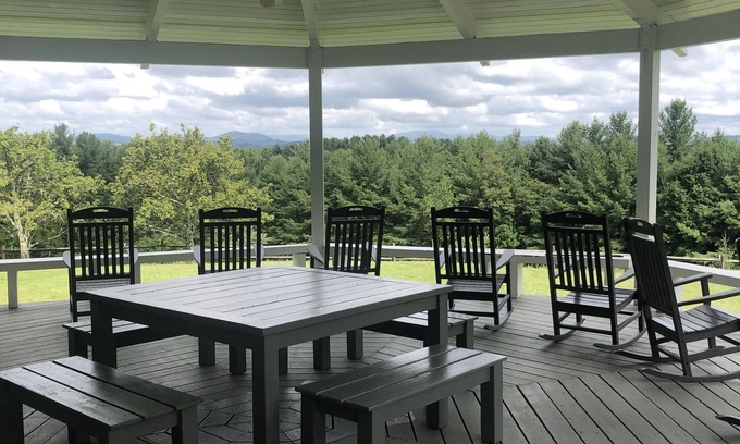 Glade Valley Casa | Blue Ridge Parkway Estate. Muy privado, duerme 10+ y admite mascotas.