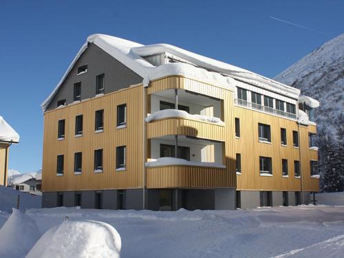 Realp Apartamento | Realp-Andermatt 3,5 locali giardino privato In mezzo la natura, spettacolare per appassionati montanbike, pesca ecc In inverno fai sci di fondo dal giardino e con il treno davanti a casa si raggiunge in 5min il comprensorio scistico di Andermatt