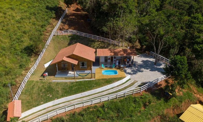 Alto Caparao Casa | Recanto Águas Nascentes - Casa na serra com piscina e cachoeira no quintal!