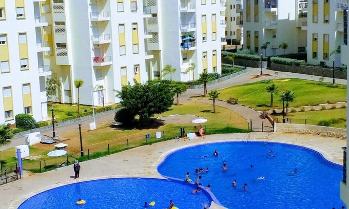 Bouznika Apartamento | Recent apartment in secure residence with garden and swimming pools