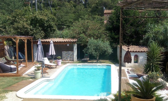Aubagne Villa | Villa reciente, a los pies de Garbalan, orientada al sur, muy tranquila con piscina privada.