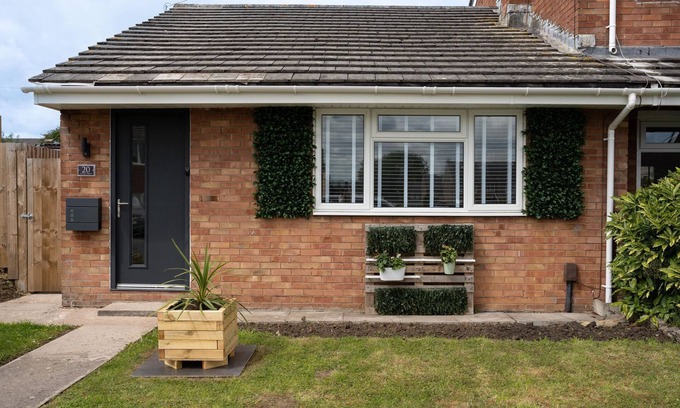 Keynsham Casa | Recently refurbished 2 bed modern bungalow in Keynsham